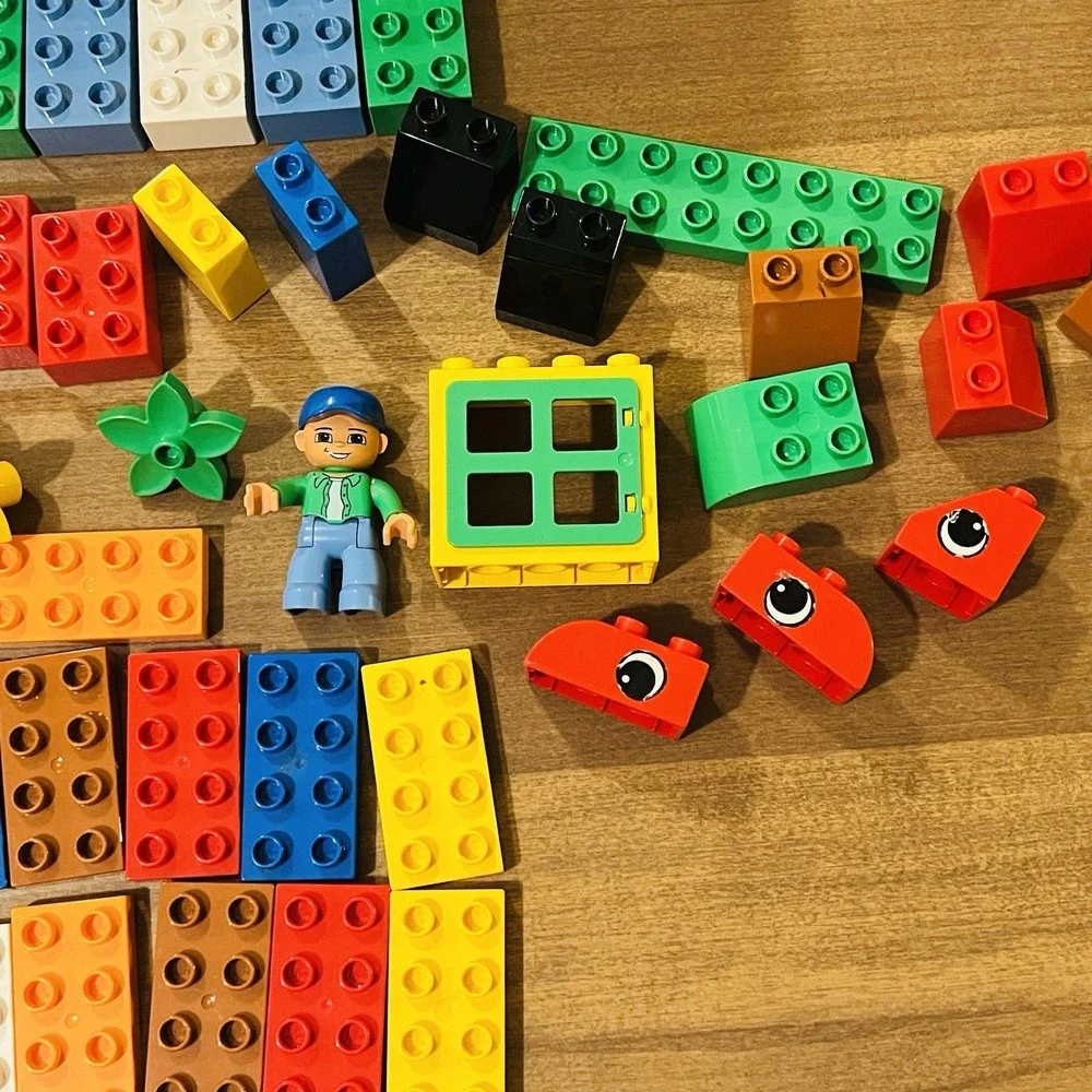 Lego Duplo Mixed Lot 100 Pieces - Lego Man - Window - Flowers‎ - in large Tub